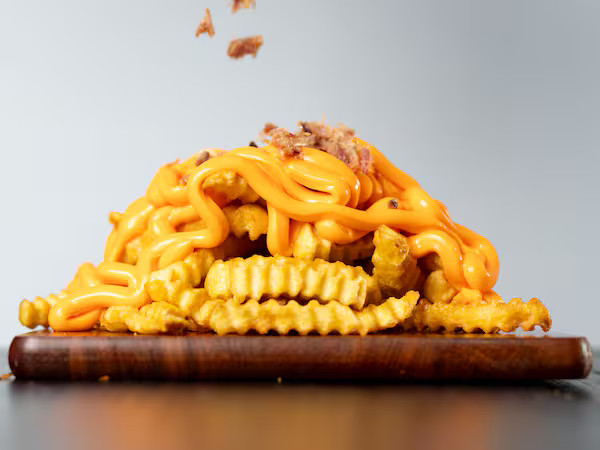 Porção de Fritas com Cheddar e Bacon (300g)